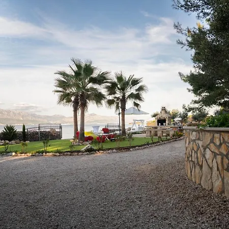 Garden Brac *